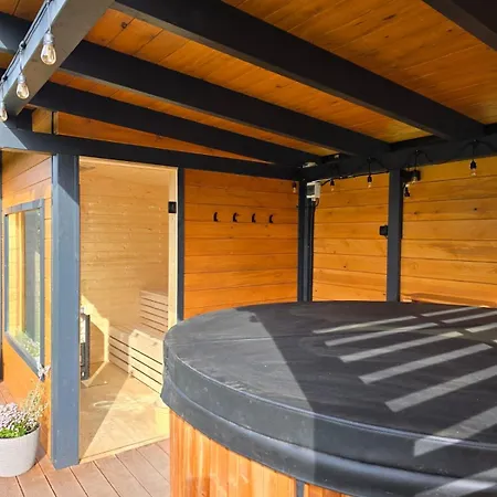 Caloroczny Na Kaszubach / Kolo Chmielna *